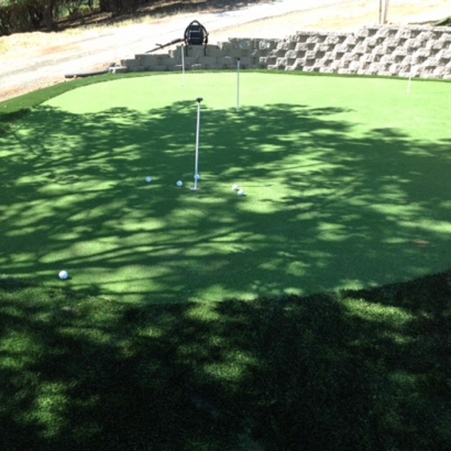 Green Lawn Garnet, California Putting Green Flags, Small Backyard Ideas